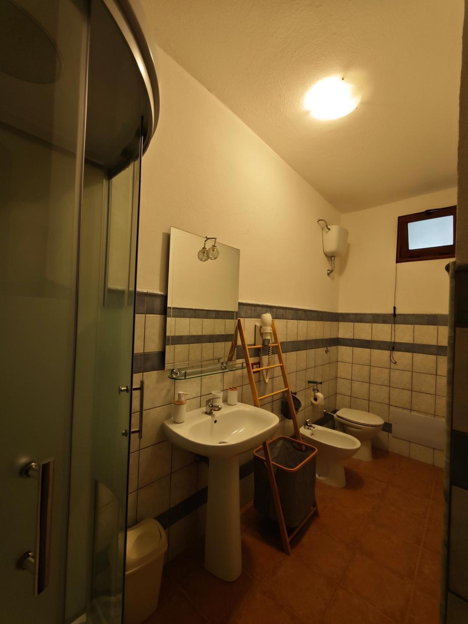 B&B Domu Delunas Giba 外观 照片